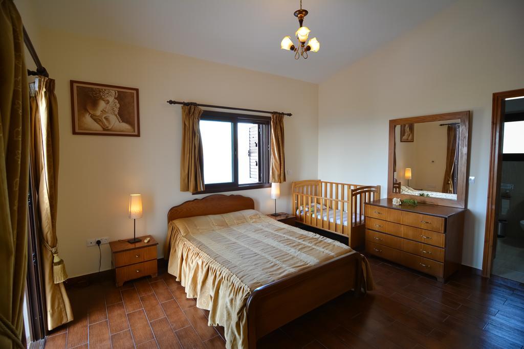 Kalli Villa Pomos Zimmer foto